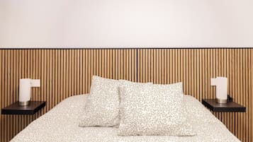 2 bedrooms, bed sheets