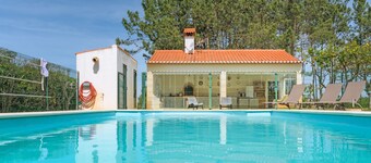 Farmhouse 'Casa Da Piscina' with Sea View, Private Pool and Wi-Fi