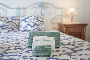 2 chambres, fer et planche Ă repasser, Wi-Fi gratuit, draps fournis