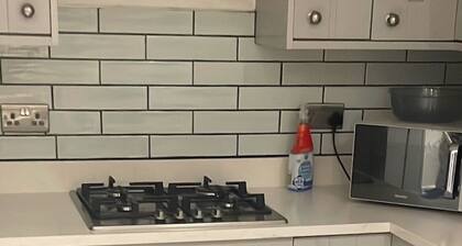 Chic Chestnut House in Birmingham