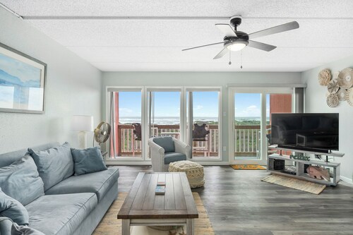 Beachfront Boutique Resort | Coastal Dream | Casa Condo 202