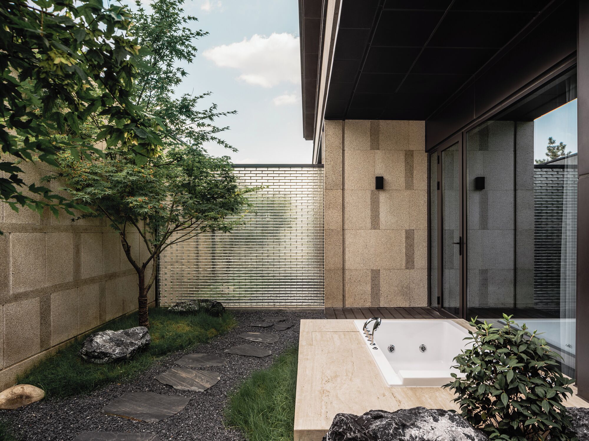 Luxury Suite, 1 King Bed, Non Smoking, Garden View | In-room safe, laptop workspace, blackout curtains, soundproofing