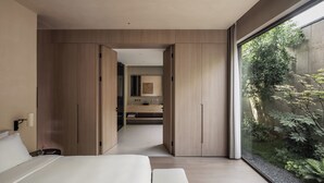 Luxury Suite, 1 King Bed, Non Smoking, Garden View - Younch Hotel Xi'An (Xi'an)