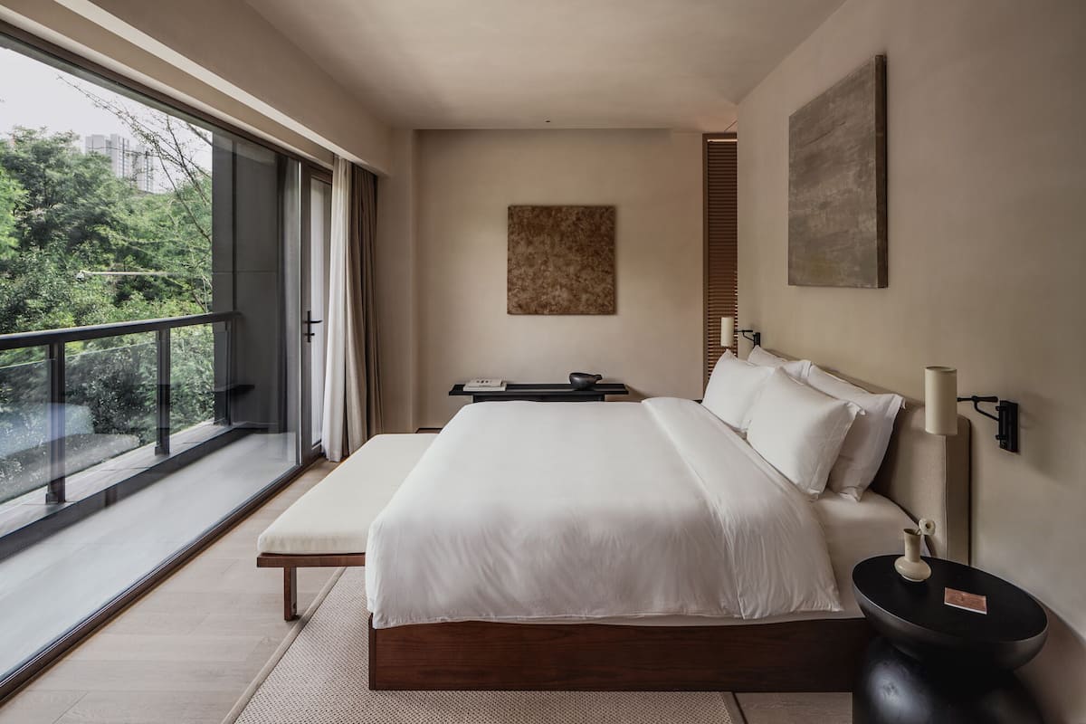 Luxury Suite, 1 King Bed, Private Bathroom, City View