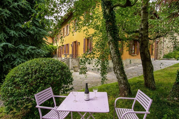 Wasser, Himmel, Wolke, Gebäude, Schwimmbad, Blau, Azurblau, Gartenmöbel, Freizeit, Pflanze