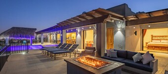 BRAND NEW - Spacious 5-bedroom house with WiFi, AC in Los Barriles SLEEPS 16