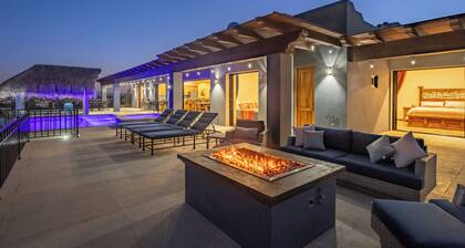 BRAND NEW - Spacious 5-bedroom house with WiFi, AC in Los Barriles SLEEPS 16