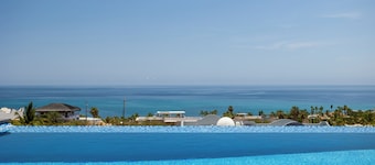 BRAND NEW - Spacious 5-bedroom house with WiFi, AC in Los Barriles SLEEPS 16