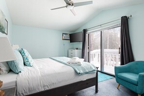 4 bedrooms, iron/ironing board, free WiFi - Lakeshore Lux - La Casa Feliz | Beach | Fireplace | AC (Williamsburg)