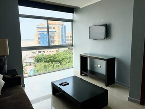Smart TV - Beautiful Apartment overlooking the Guayas River in Puerto Santa Ana, Guayaquil (Guayaquil)