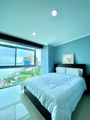 2 bedrooms, iron/ironing board, WiFi, bed sheets - Beautiful Apartment overlooking the Guayas River in Puerto Santa Ana, Guayaquil (Guayaquil)