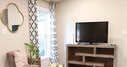 Charming 4-bedroom house with WiFi, AC in pleasant Chesterfield