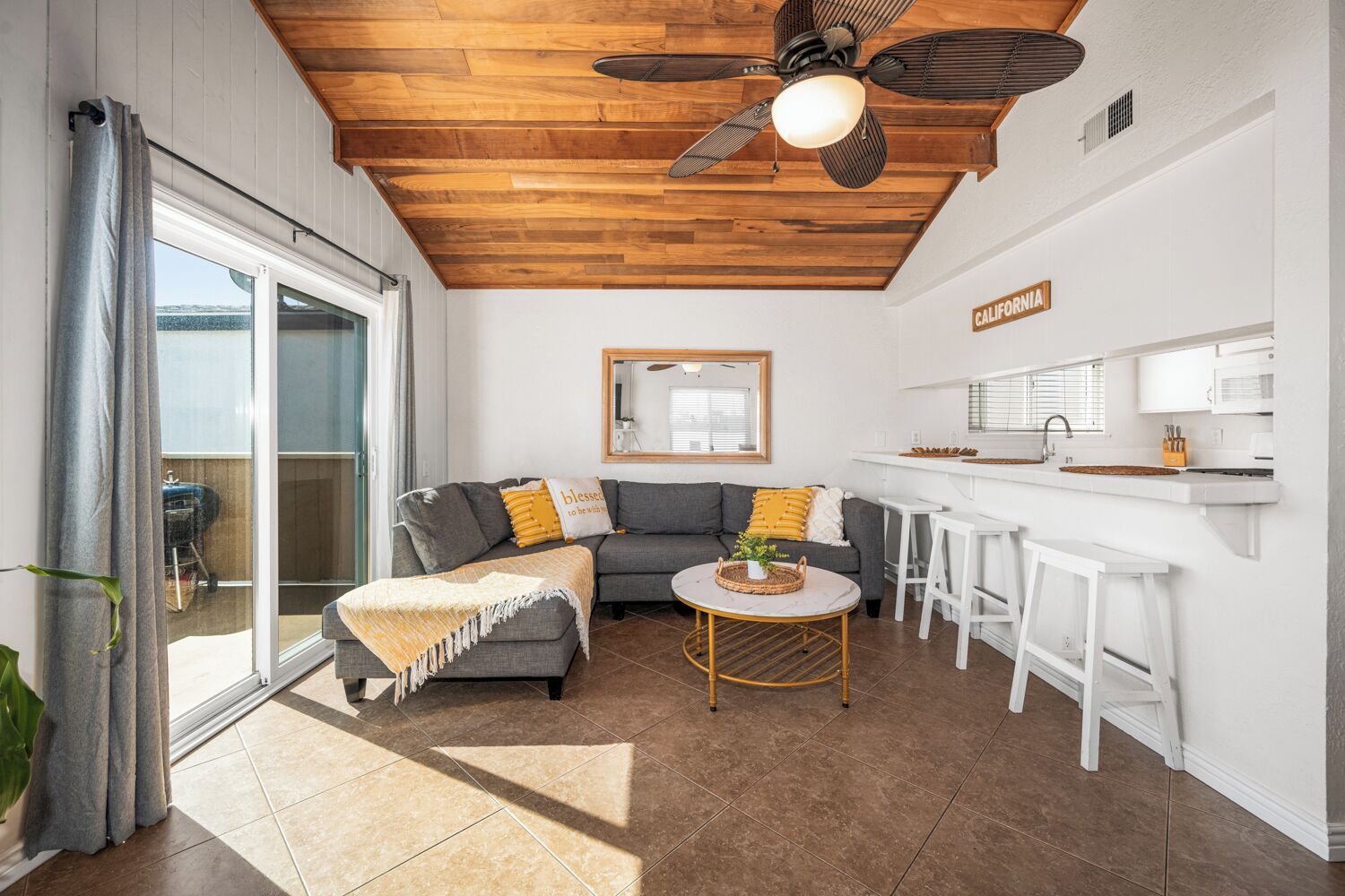 Cozy Beach Duplex Steps To Sand And Shops - Newport