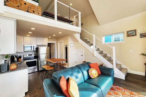 Ocean View! Charming Home with Loft, Sleeps 6! Dog Friendly!