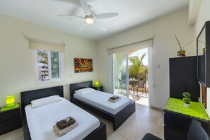 4 bedrooms, iron/ironing board, WiFi, bed sheets