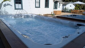 Outdoor spa tub - Beautiful Magical Historic Webster House at Eleison Farms - Avocado Ranch 3 BD/2 BA (Carpinteria)