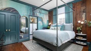 3 bedrooms, desk, iron/ironing board, free WiFi