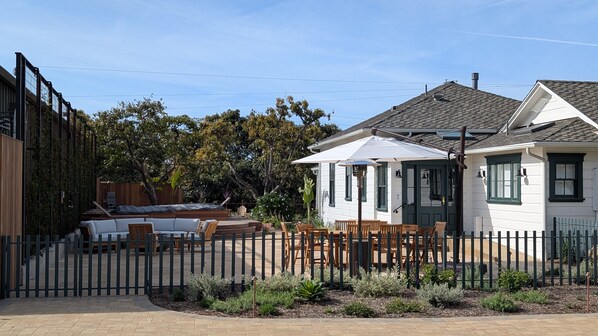 Outdoor dining - Beautiful Magical Historic Webster House at Eleison Farms - Avocado Ranch 3 BD/2 BA (Carpinteria)
