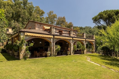 Country House 'Finca La Lobera' with Pool, Mountain Views, Wi-Fi & A/C
