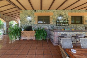 Bar (en la propiedad)