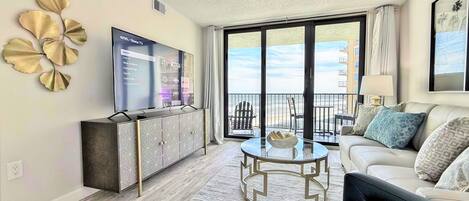 Smart-TV, BĂŒcher, Computerbildschirme