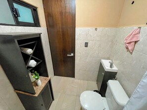 Toallas, papel higiénico