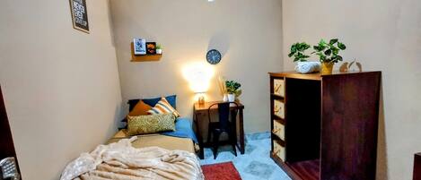 1 soverom, strykejern/-brett, wi-fi (inkludert) og sengetøy