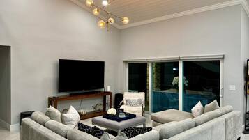 智能電視、電子遊戲、電腦螢幕、打印機