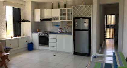 Studio apartment in front of C.Cial La Vela, near the beach, with swimming pool and 24 hour security.