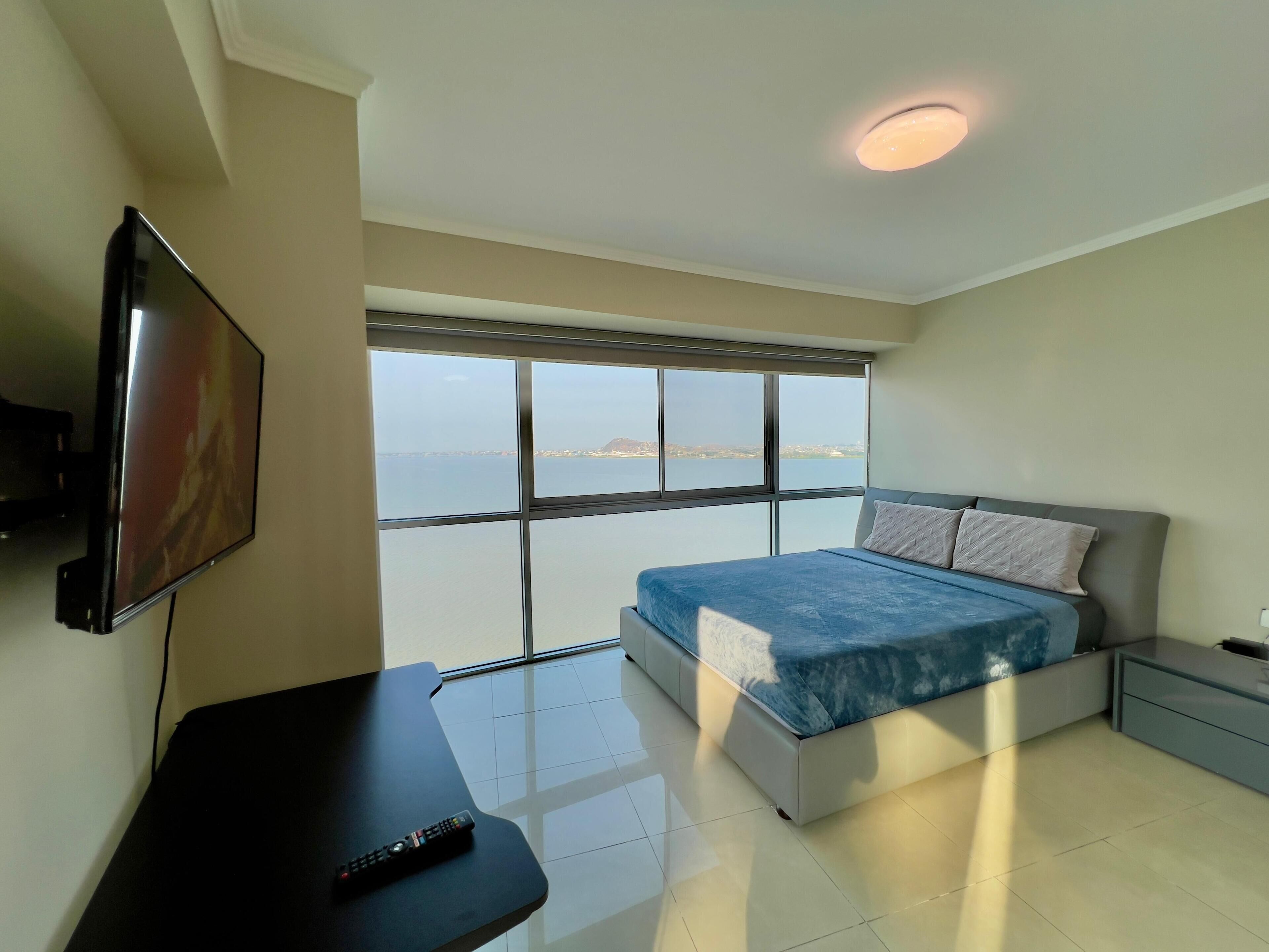 2 habitaciones, escritorio, tabla de planchar con plancha y wifi 