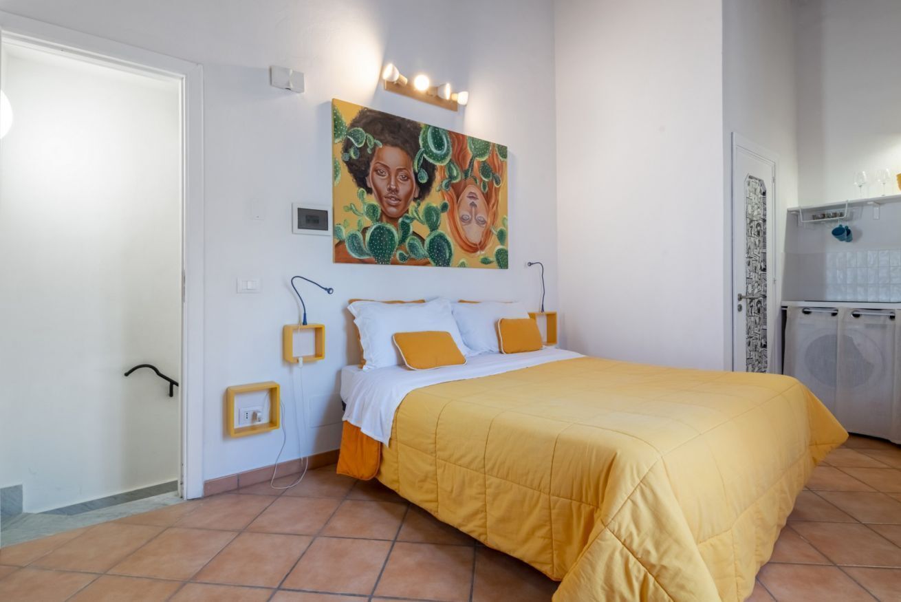 Iron/ironing board, internet, bed sheets