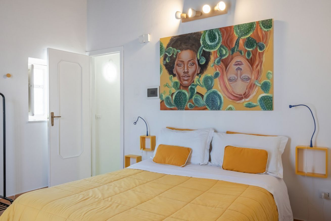 Iron/ironing board, Internet, bed sheets