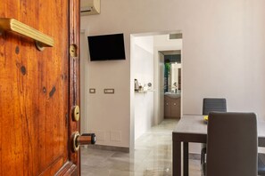 Interior - GuestHost - Sweety Apartment near MM Ottaviano (Roma)