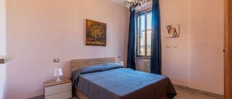 2 室のベッドルーム、アイロン / アイロン台、WiFi、ベッドシーツ