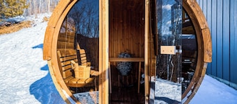 Sauna, Hot Tub, Game Room & Mountain Views