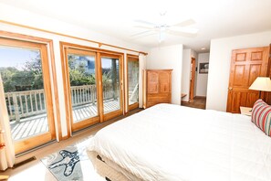 4 bedrooms, desk, free WiFi, bed sheets
