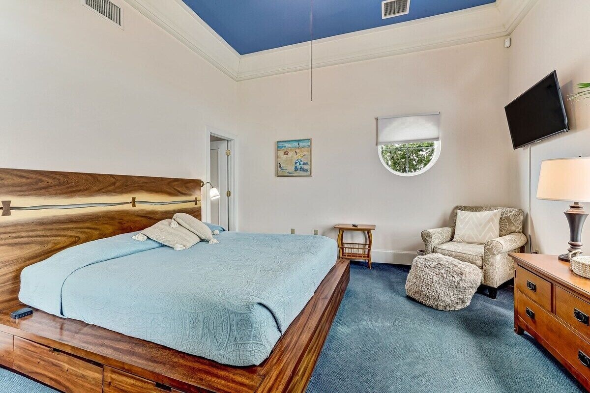 Photo 45 of Lions View+Bridge Tender|Waterfront|5-min walk DTN