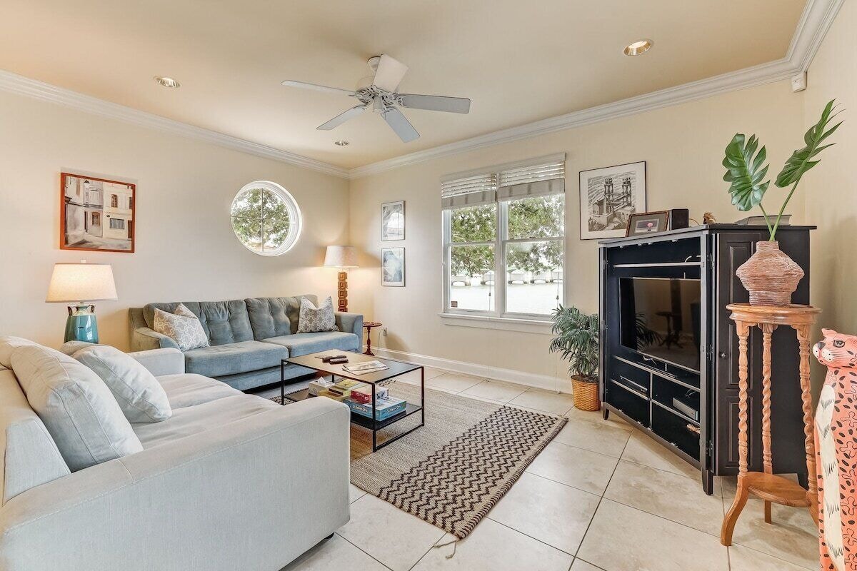 Photo 6 of Lions View+Bridge Tender|Waterfront|5-min walk DTN