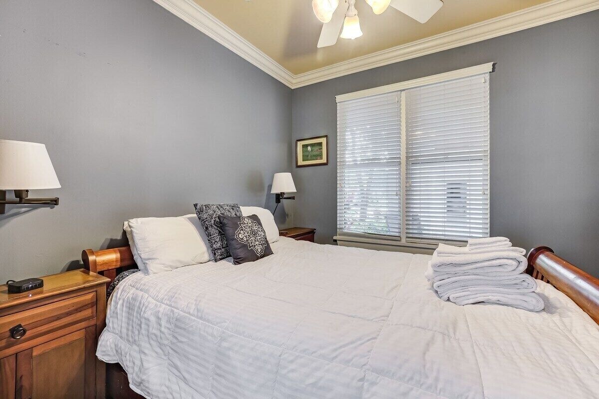 Photo 21 of Lions View+Bridge Tender|Waterfront|5-min walk DTN