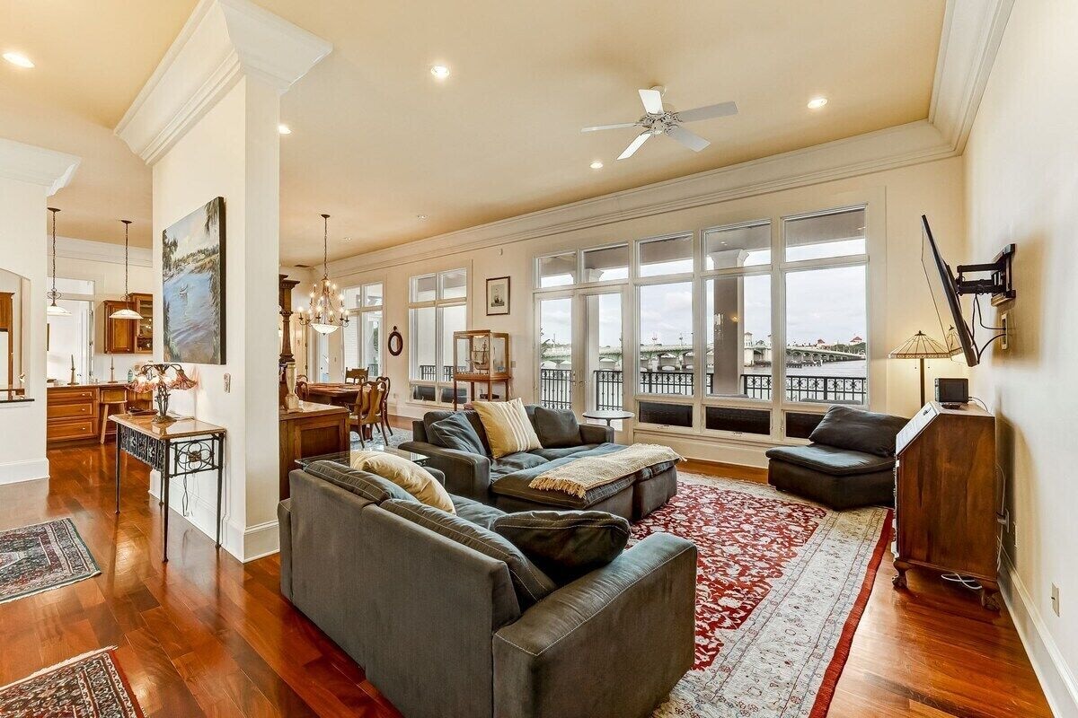 Photo 30 of Lions View+Bridge Tender|Waterfront|5-min walk DTN