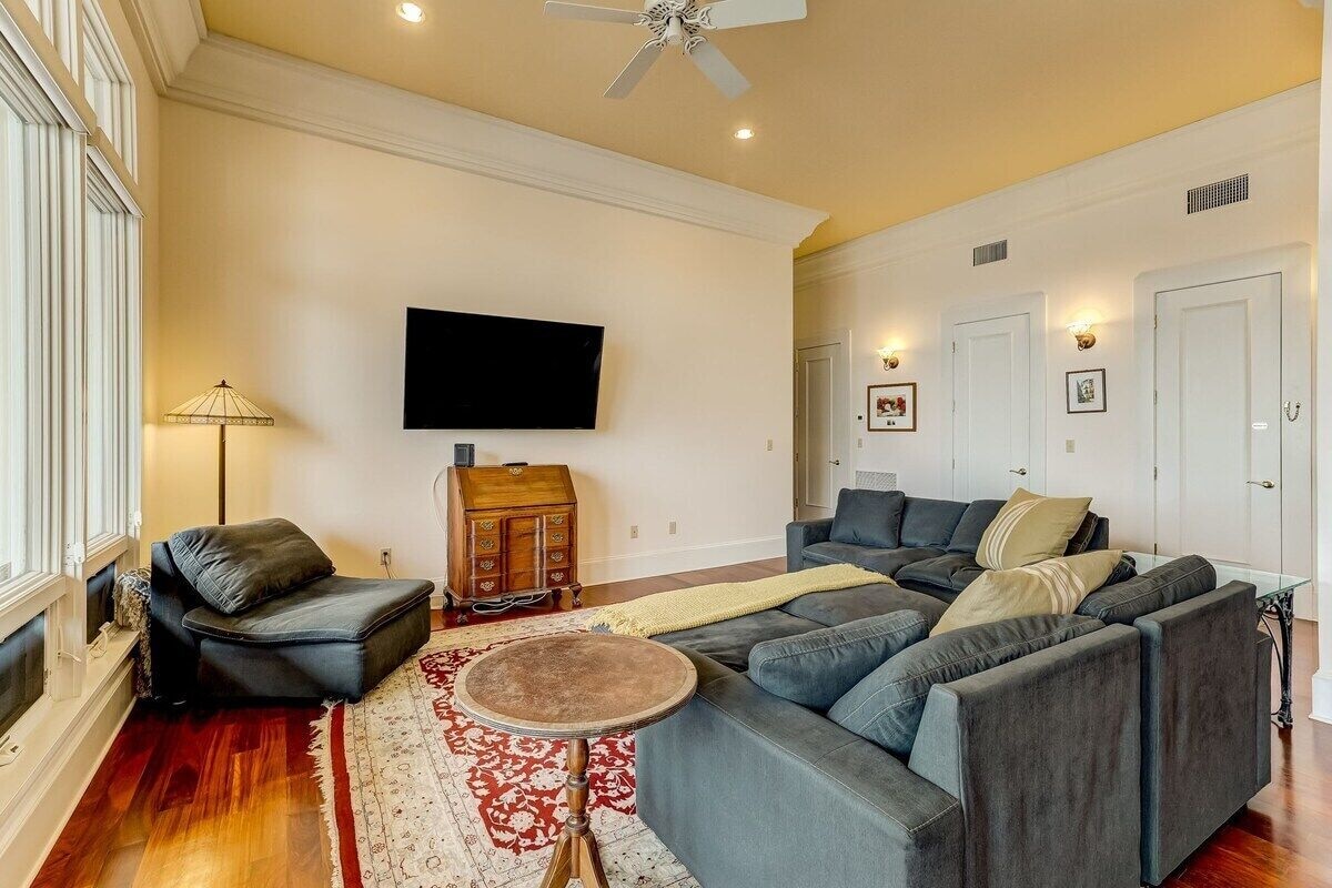 Photo 28 of Lions View+Bridge Tender|Waterfront|5-min walk DTN