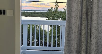 SOLD - NO LONGER AVAILABLE Serene Canal home in the Heart of the Keys