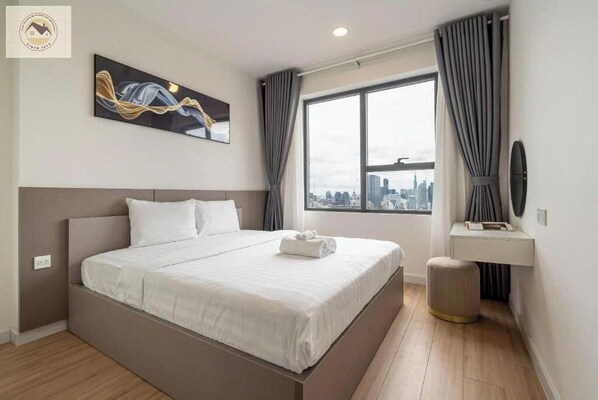 Luxury Apartment, 3 Bedrooms, Balcony, City View