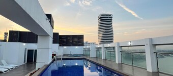 Luxury Suite on the 14th floor in Puerto Santa Ana, Guayaquil