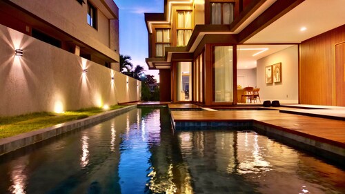 Mansion in Guarajuba – Paraíso Condominium 7 Suites 50 meters from the Beach!