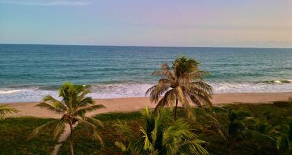 Mansion in Guarajuba â ParaĂso Condominium 7 Suites 50 meters from the Beach!