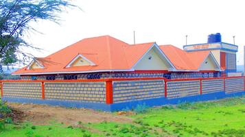 Fachada de la propiedad