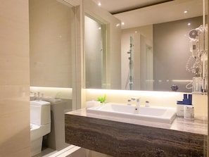 Bathroom - Bromo Park Hotel (Probolinggo)