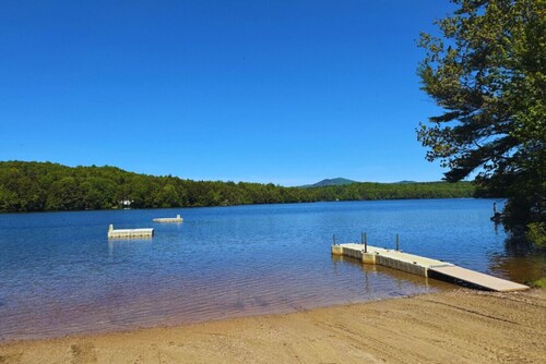 Cozy Cabin near Tuftonboro & Lake Winnipesaukee