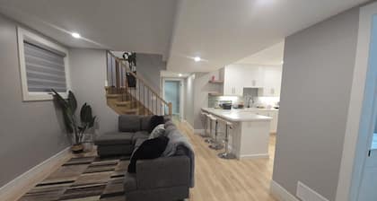Cozy2Bedroom Basement Apartment.5mins walk2key amenities & malls.Family-friendly